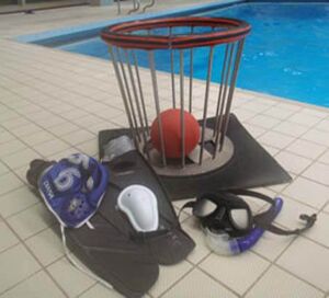 Tor mit Ball und typischer Ausrüstung